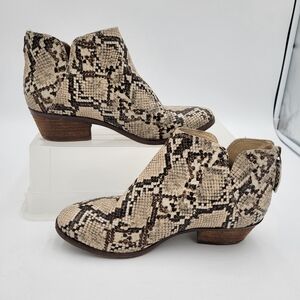 Michael by Michael Shannon Faux Snakeskin Print Ankle Booties Zip Back Size 7